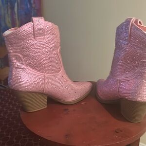 Ladies “Cowgirl” decorative boots.